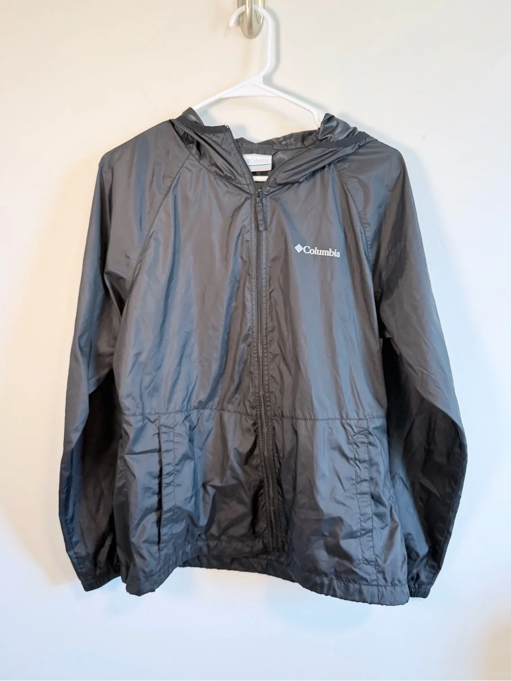 Columbia Black Hooded Wind Jacket for Men